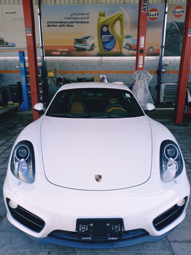 dar al madina garage-Porsche