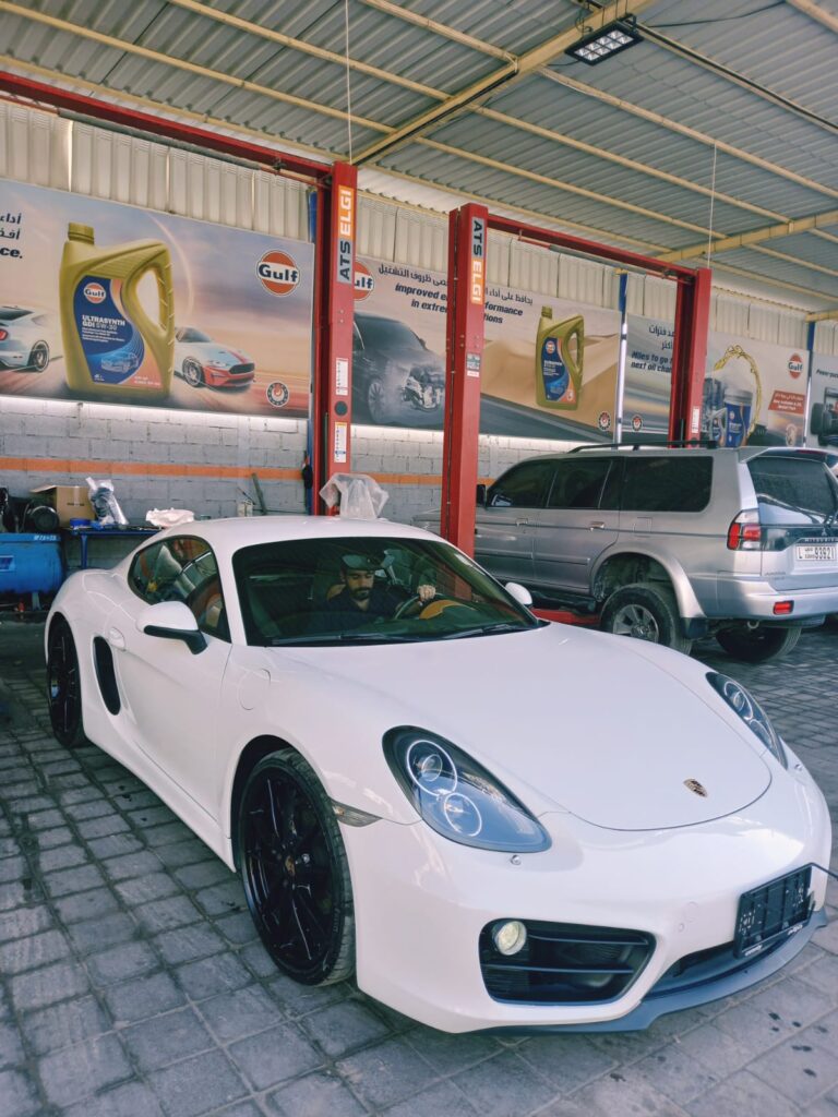 dar al madina garage-Porsche