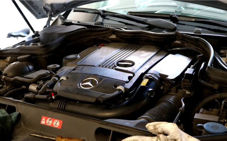  What is Included in Mercedes Oil Change Service in AL Quoz, Dubai