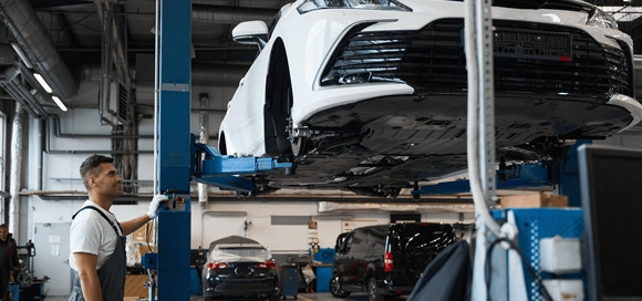 Auto Mechanic Workshop Services at Dar Al Madina