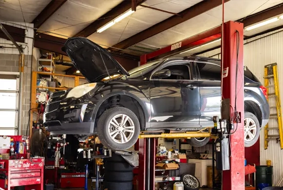 Signs Your Car Needs an Auto Mechanic Garage Visit