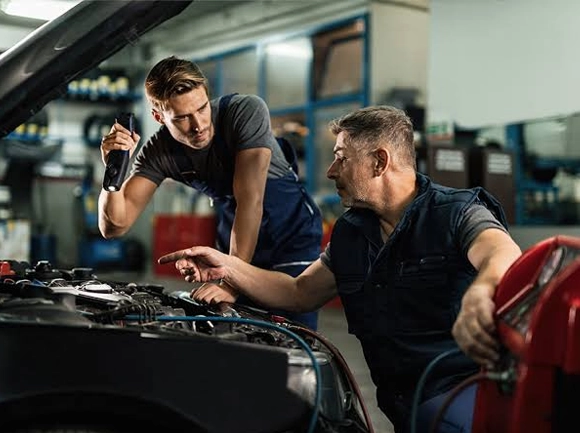 Vehicle Maintenance Workshop Services For Routine Servicing