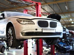 BMW repair and service at Dar Al Madina Garage Dubai