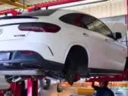 Mercedes-Car-garage-dubai5